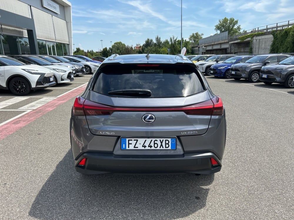 Lexus UX usata a Piacenza (5)