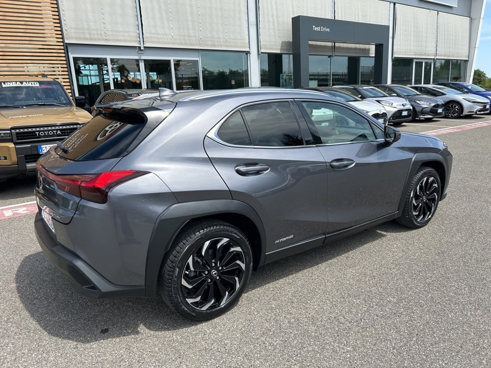 Lexus UX usata a Piacenza (6)