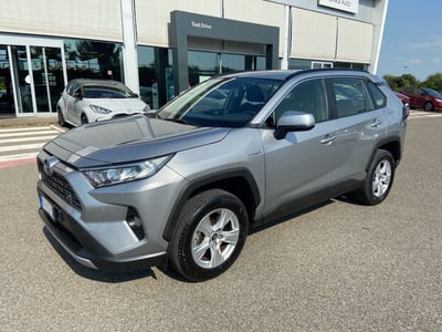 Toyota Rav4 HV (218CV) E-CVT 2WD Active del 2021 usata a Piacenza