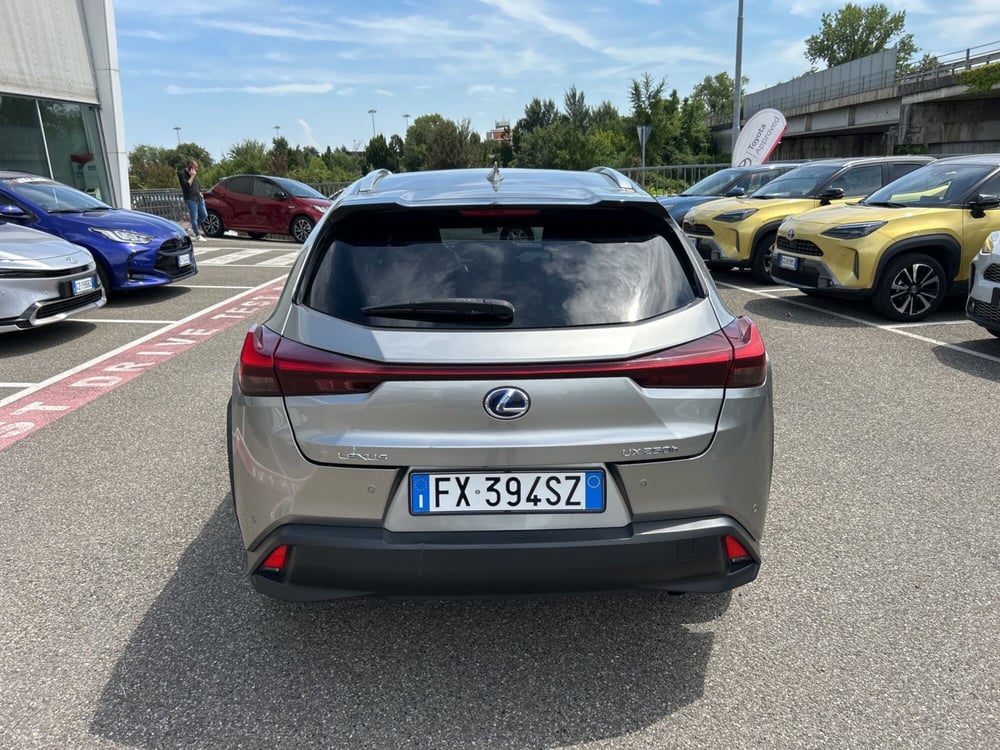 Lexus UX usata a Piacenza (5)