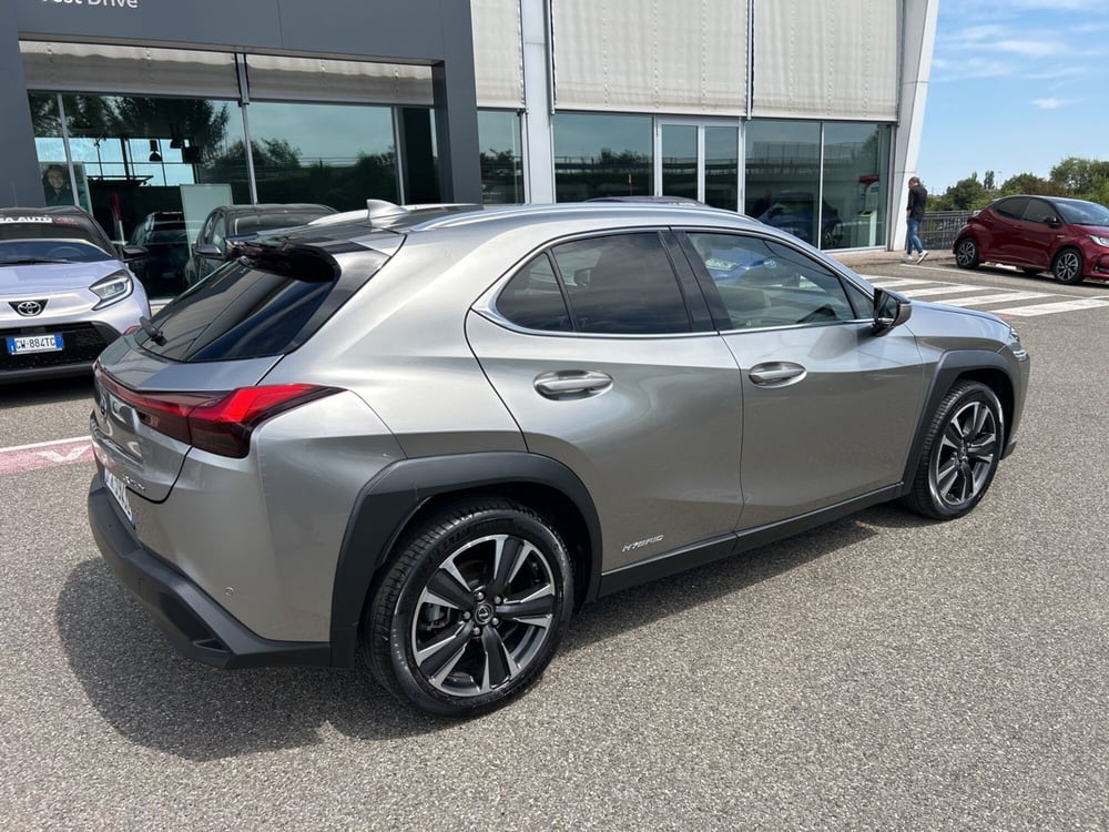 Lexus UX usata a Piacenza (6)