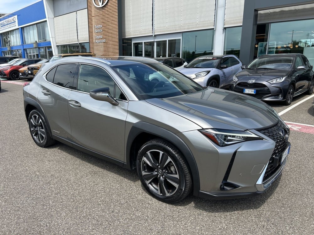 Lexus UX usata a Piacenza (8)