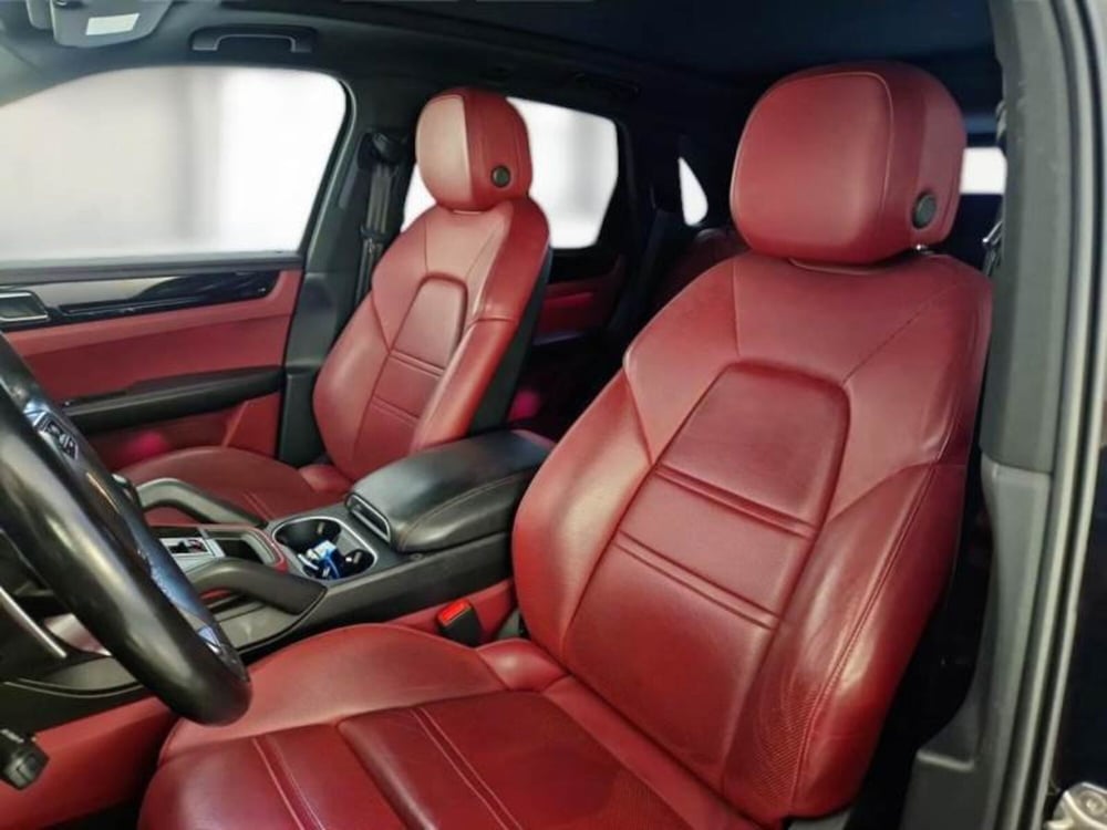 Porsche Cayenne usata a Salerno (11)