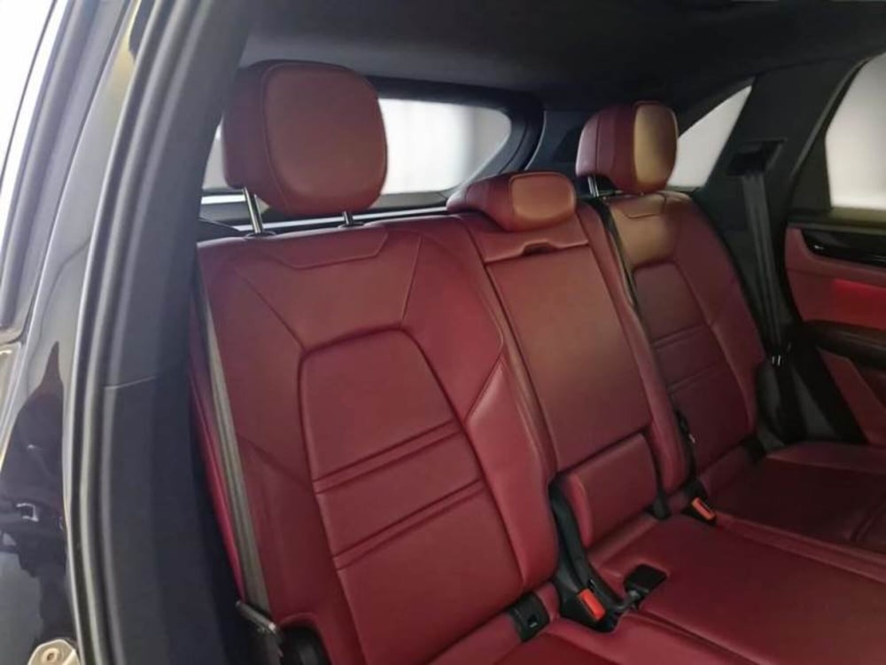 Porsche Cayenne usata a Salerno (15)