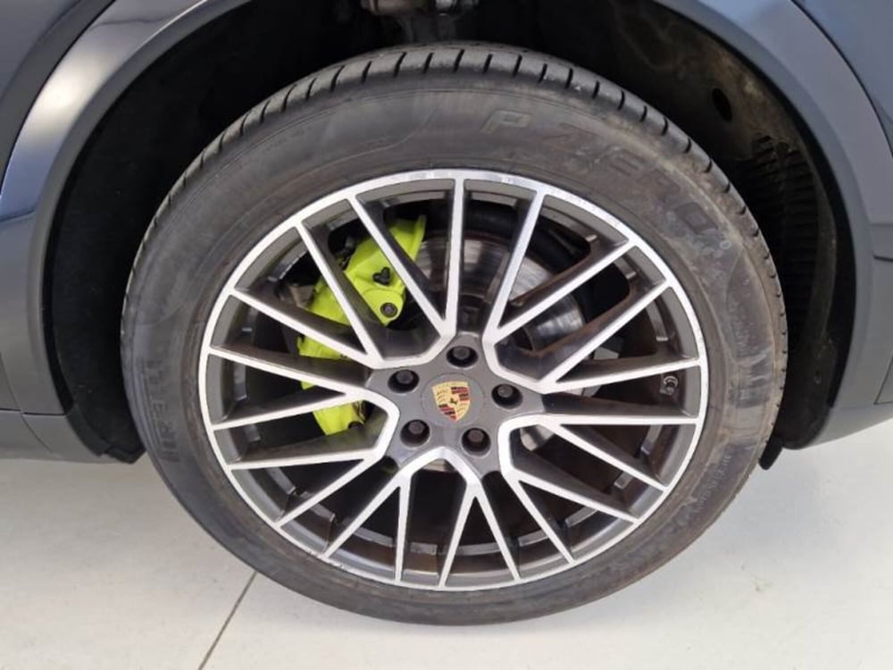 Porsche Cayenne usata a Salerno (17)