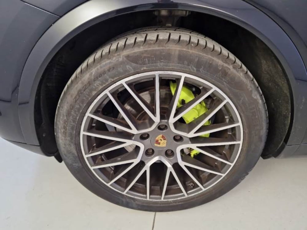 Porsche Cayenne usata a Salerno (20)