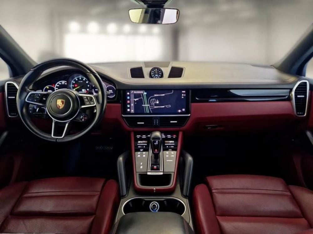 Porsche Cayenne usata a Salerno (9)