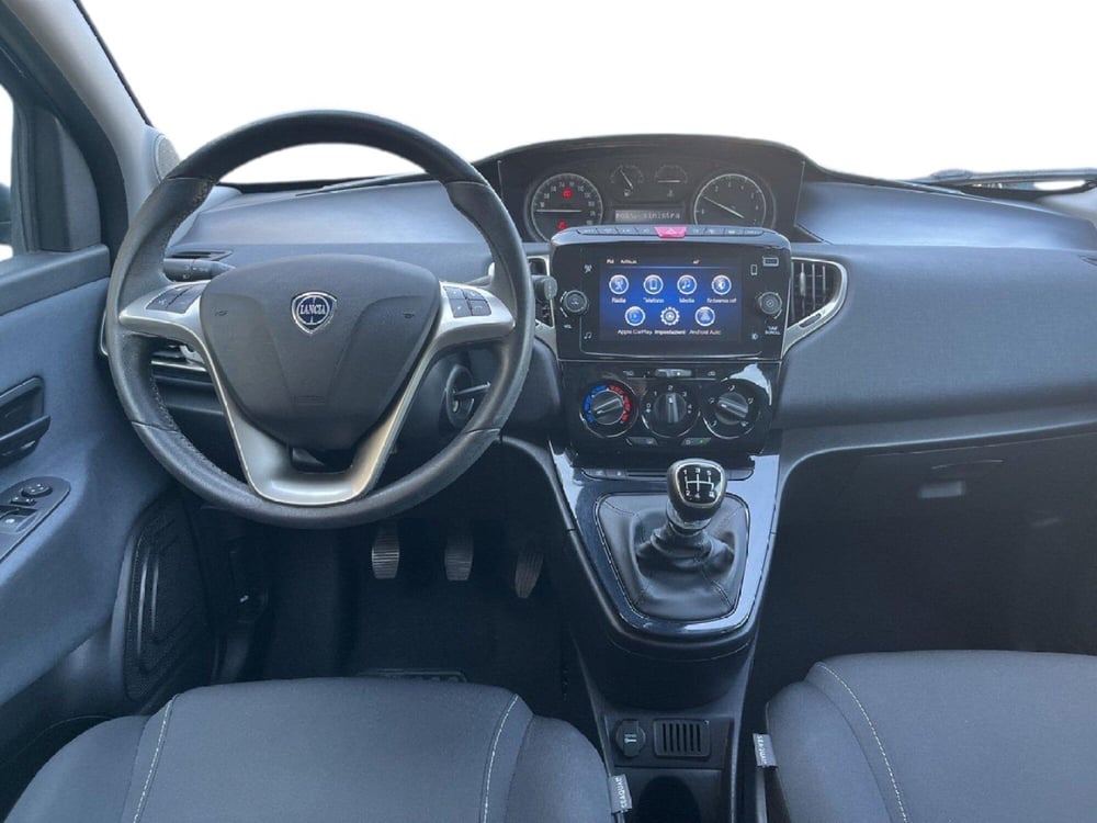 Lancia Ypsilon usata a Torino (11)