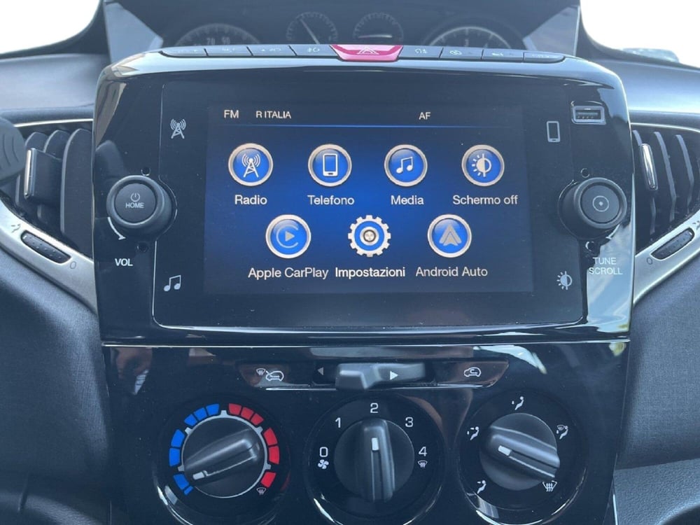 Lancia Ypsilon usata a Torino (14)