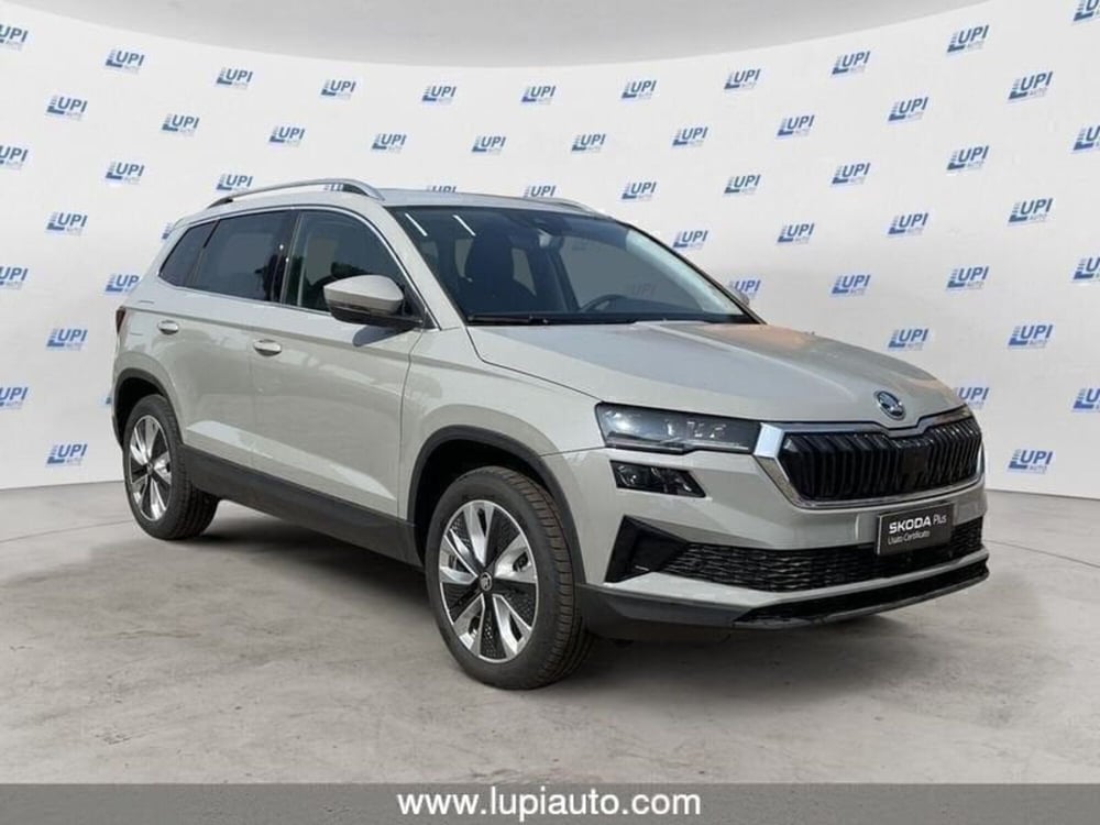 Skoda Karoq nuova a Prato (6)