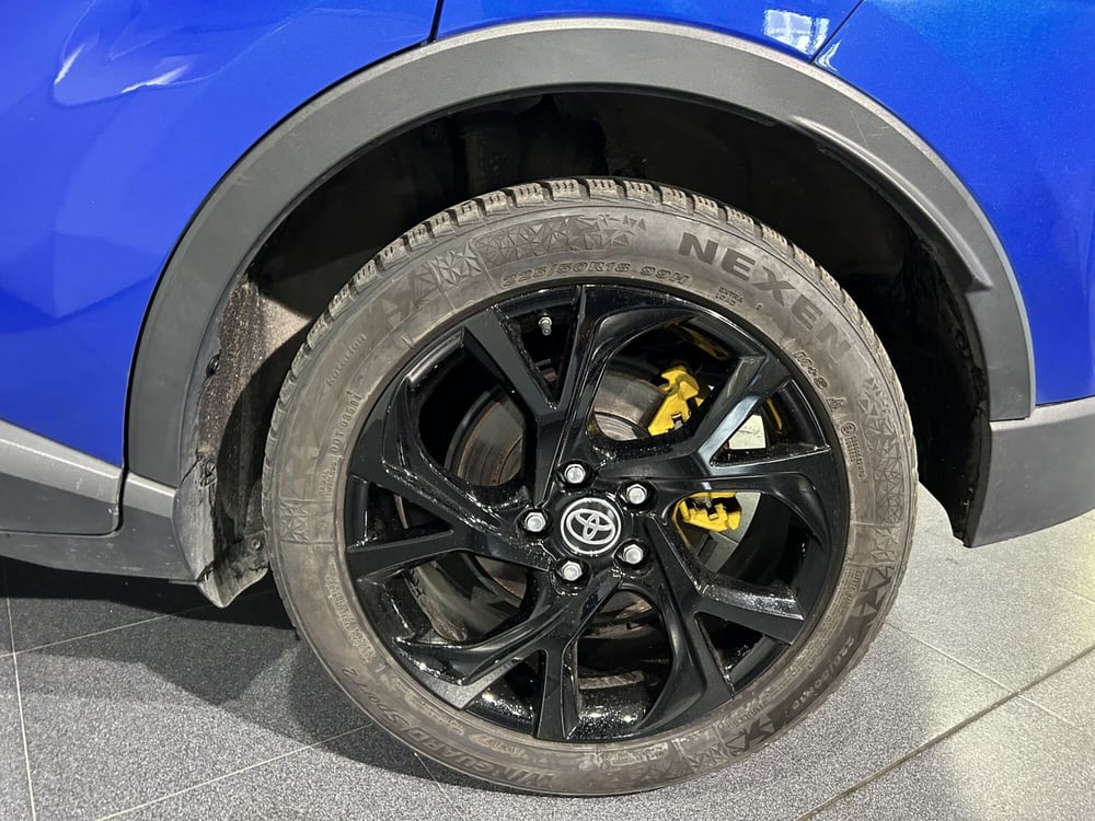 Toyota Toyota C-HR usata a Milano (15)