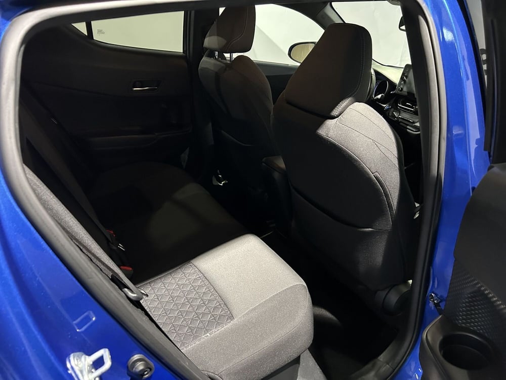 Toyota Toyota C-HR usata a Milano (8)
