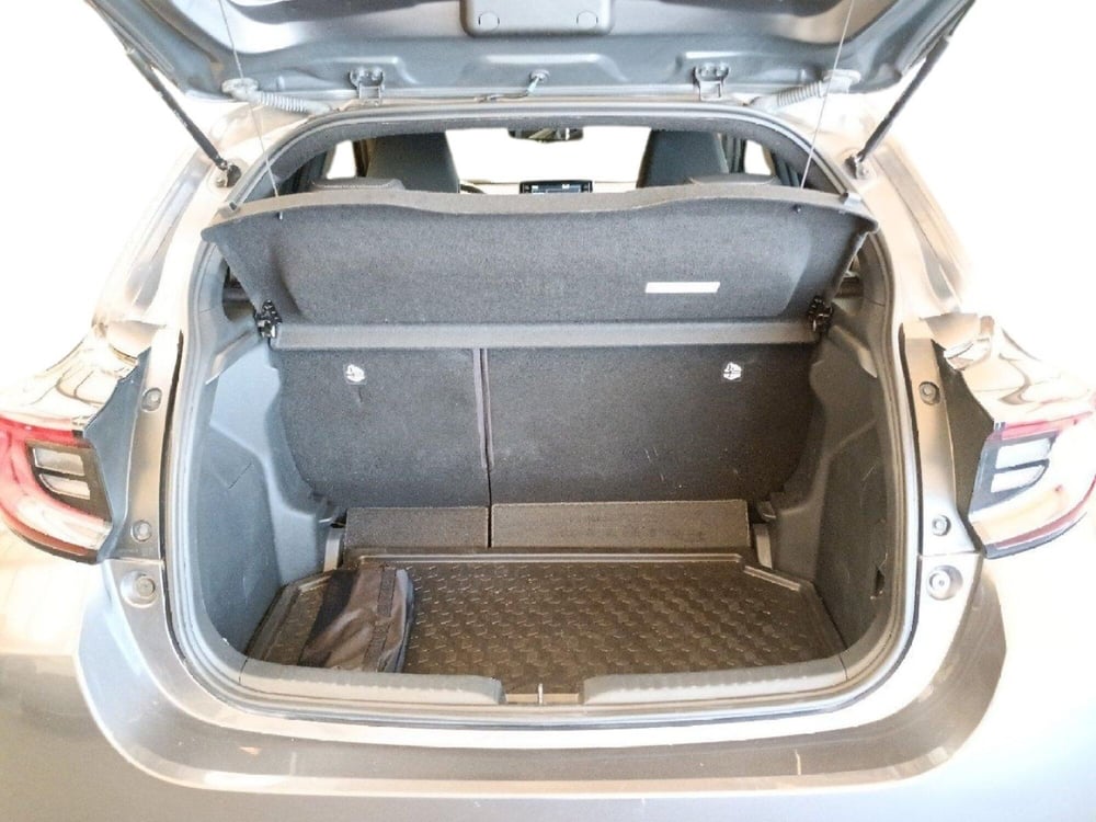Toyota Yaris usata a Milano (12)