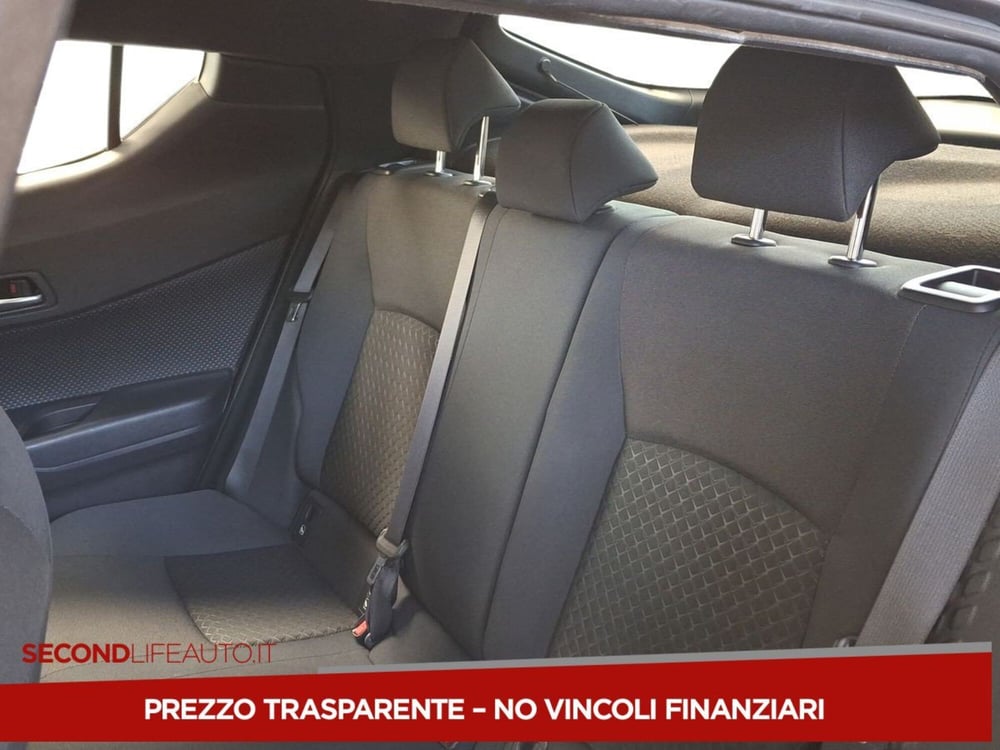 Toyota Toyota C-HR usata a Roma (15)