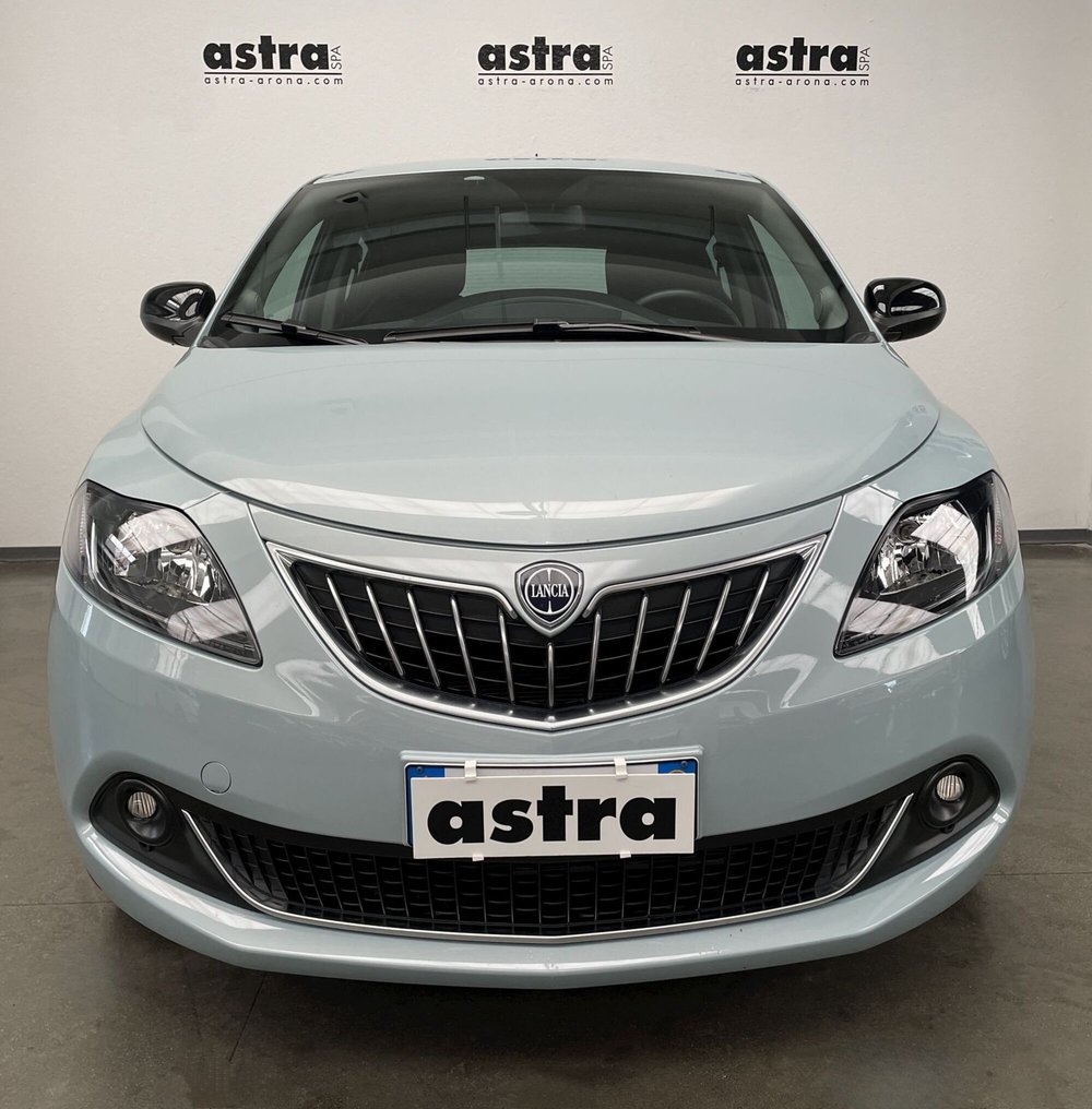 Lancia Ypsilon usata a Novara (20)