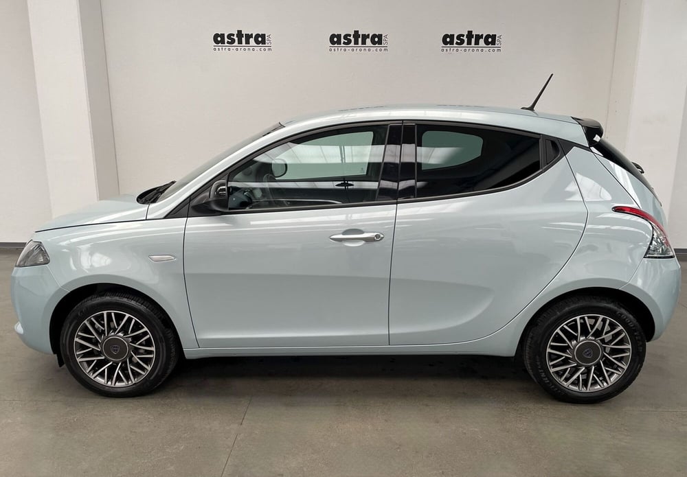 Lancia Ypsilon usata a Novara (6)