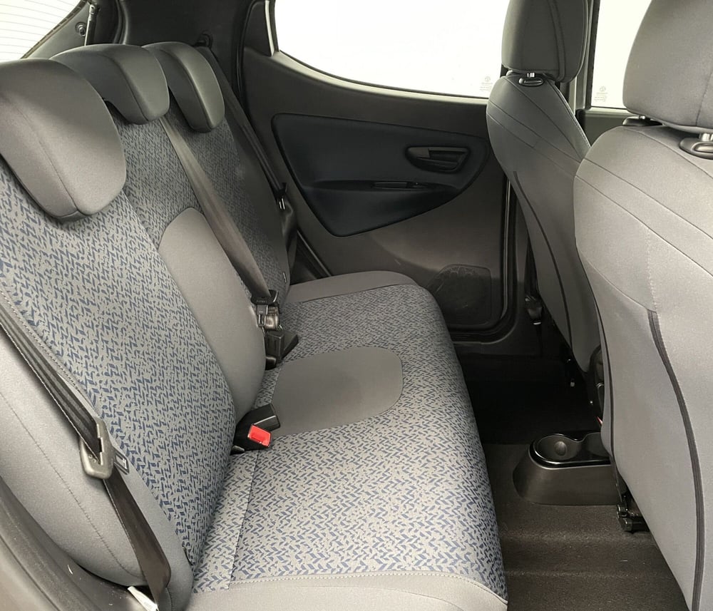 Lancia Ypsilon usata a Novara (10)