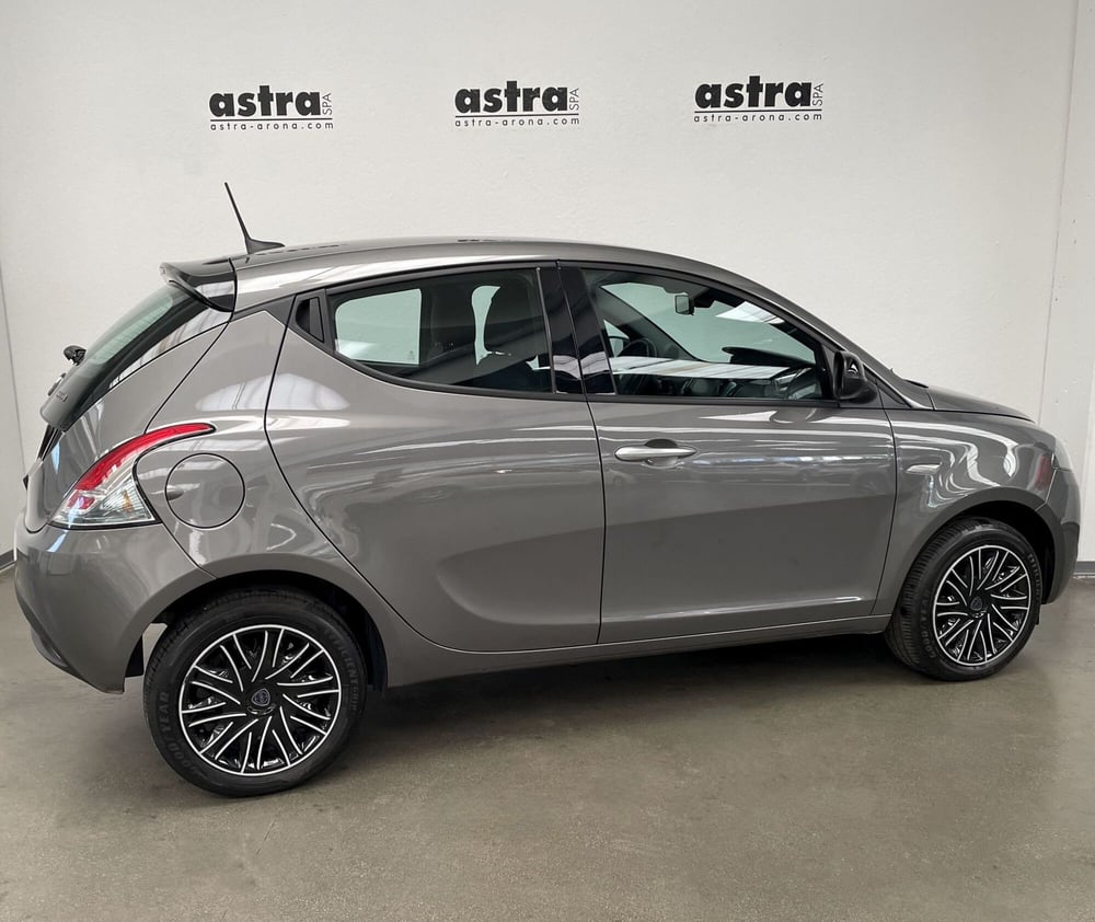 Lancia Ypsilon usata a Novara (4)