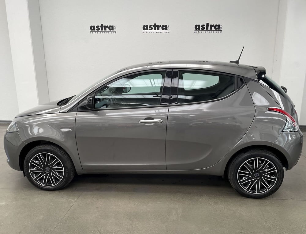Lancia Ypsilon usata a Novara (7)