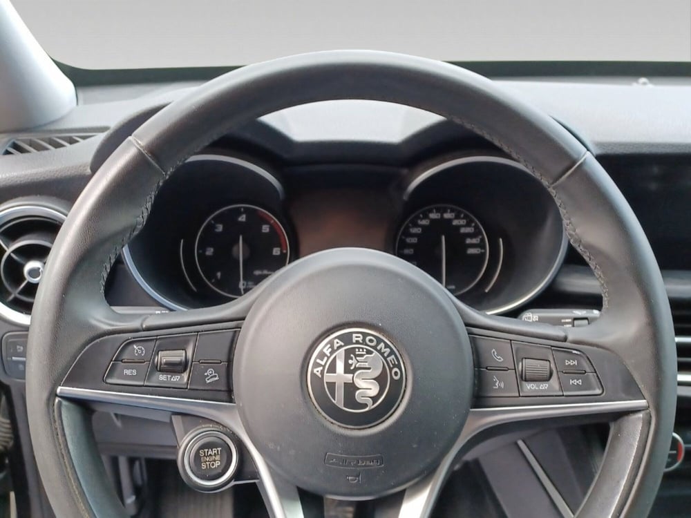 Alfa Romeo Stelvio usata a Siena (10)