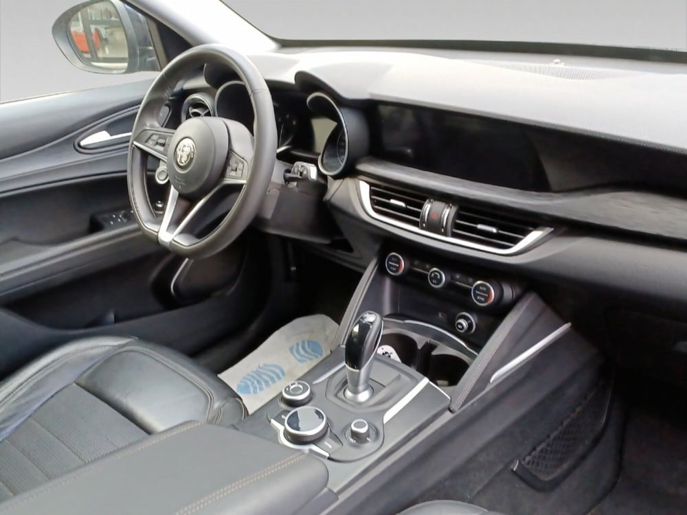 Alfa Romeo Stelvio usata a Siena (12)