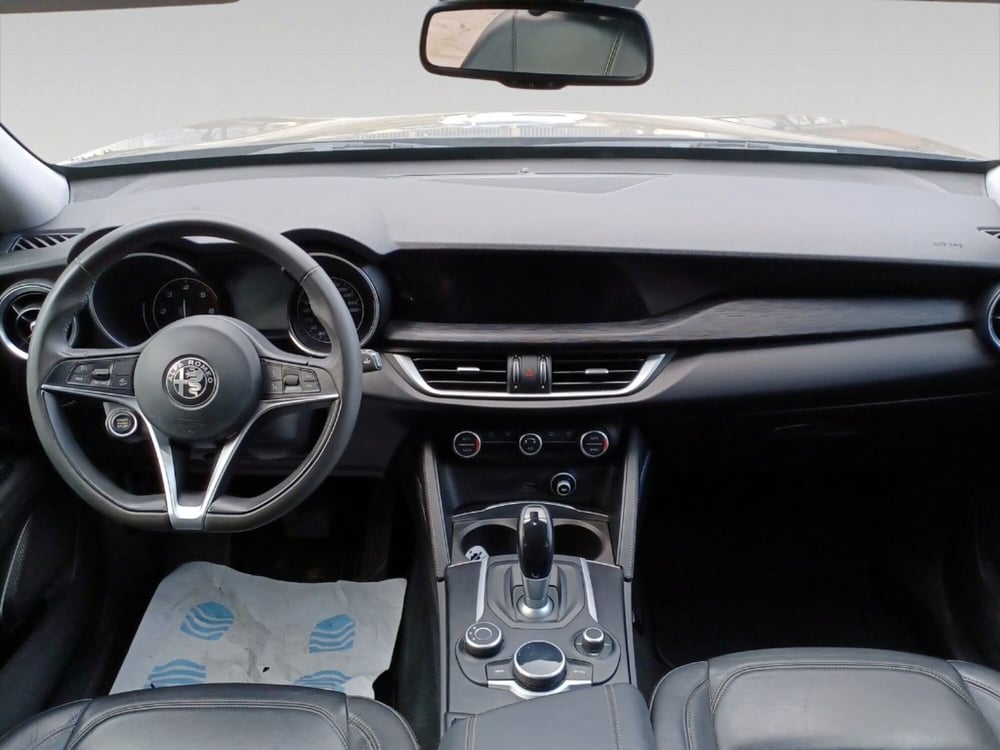 Alfa Romeo Stelvio usata a Siena (14)
