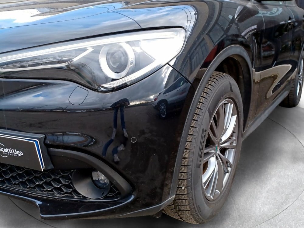 Alfa Romeo Stelvio usata a Siena (2)