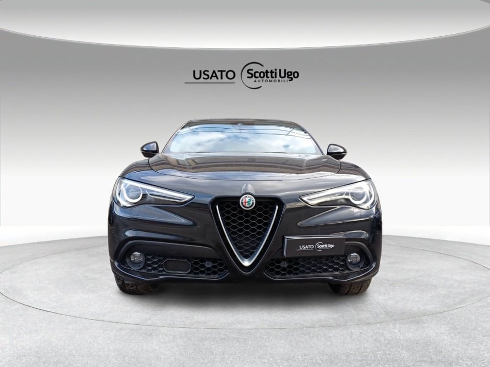 Alfa Romeo Stelvio usata a Siena (3)