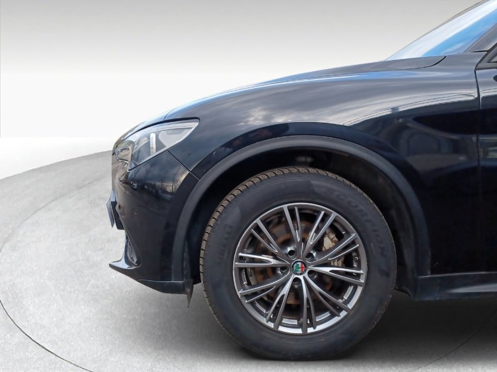 Alfa Romeo Stelvio usata a Siena (4)