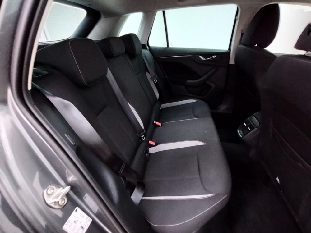Skoda Kamiq usata a Como (5)