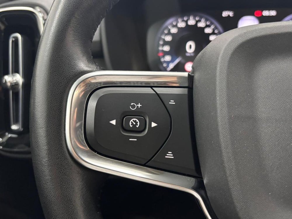 Volvo XC40 usata a Como (11)