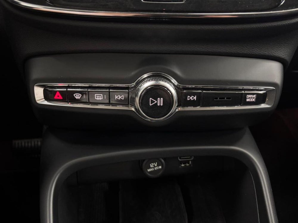 Volvo XC40 usata a Como (18)