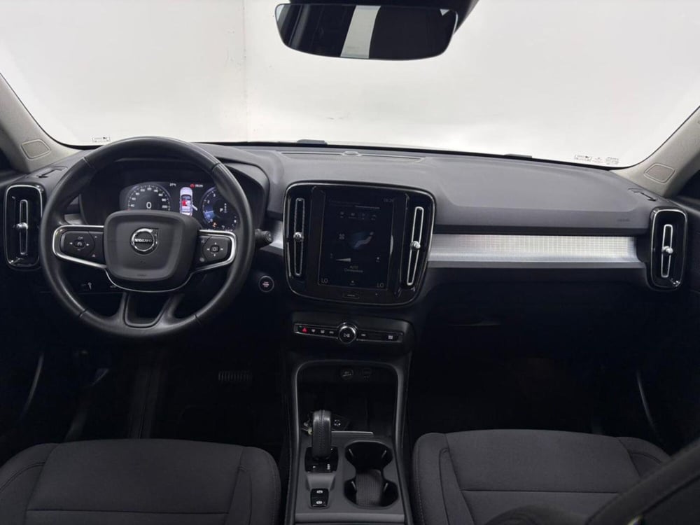 Volvo XC40 usata a Como (4)
