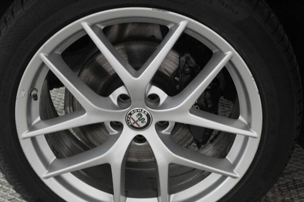 Alfa Romeo Stelvio usata a Novara (16)