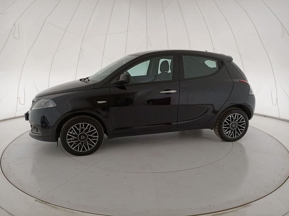 Lancia Ypsilon usata a Bari (2)