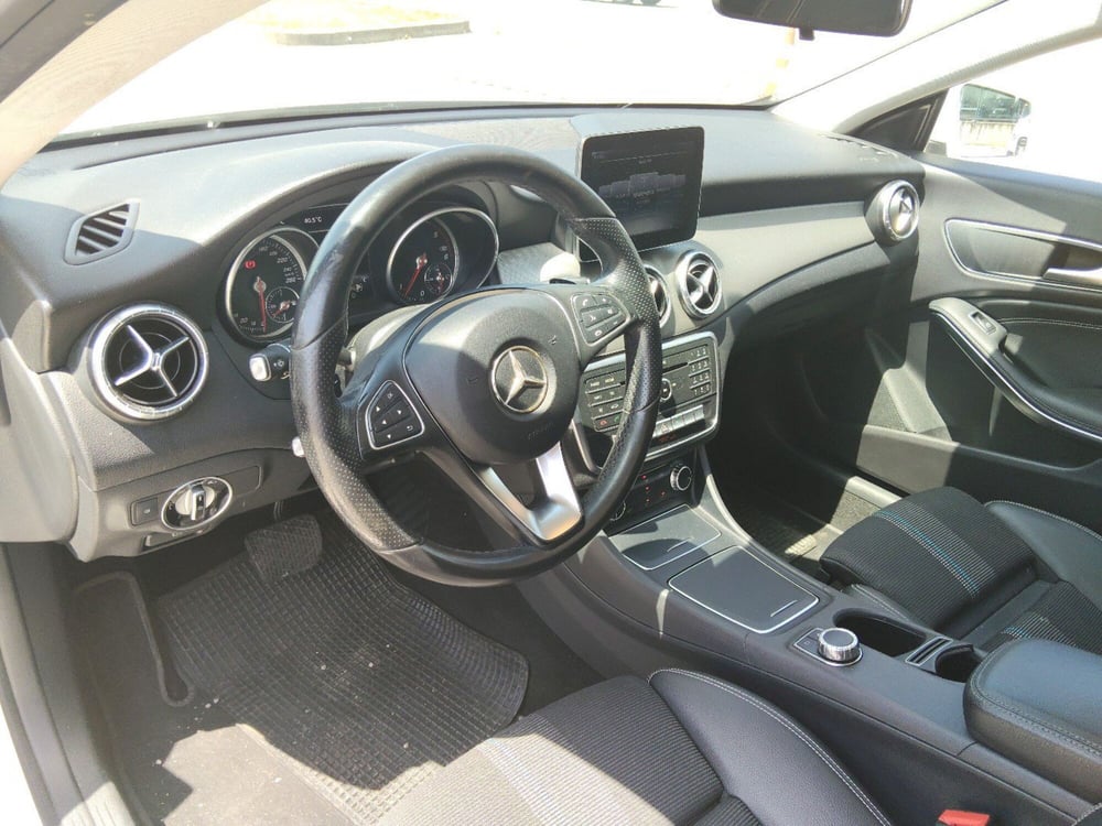 Mercedes-Benz CLA Shooting Brake usata a Pescara (10)