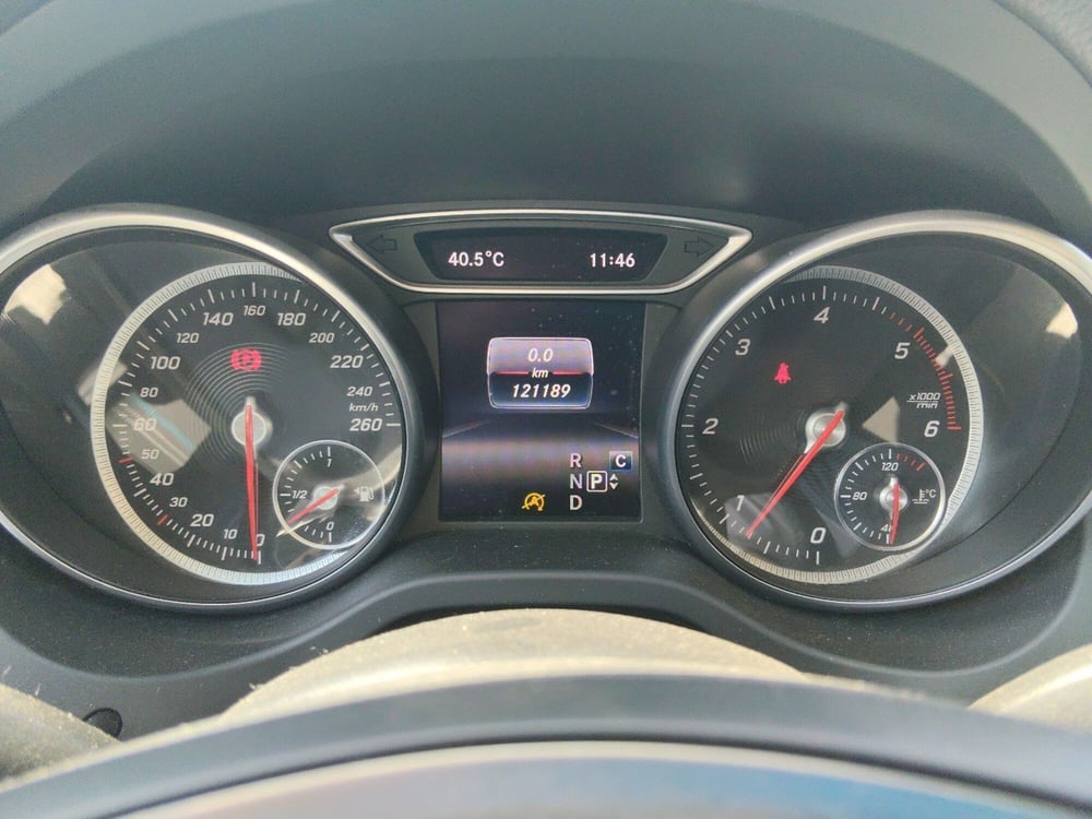 Mercedes-Benz CLA Shooting Brake usata a Pescara (12)