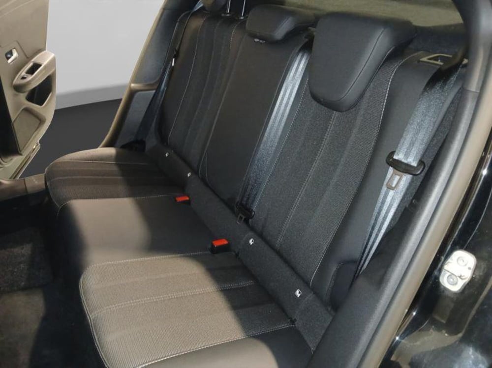 Opel Mokka usata a Genova (10)
