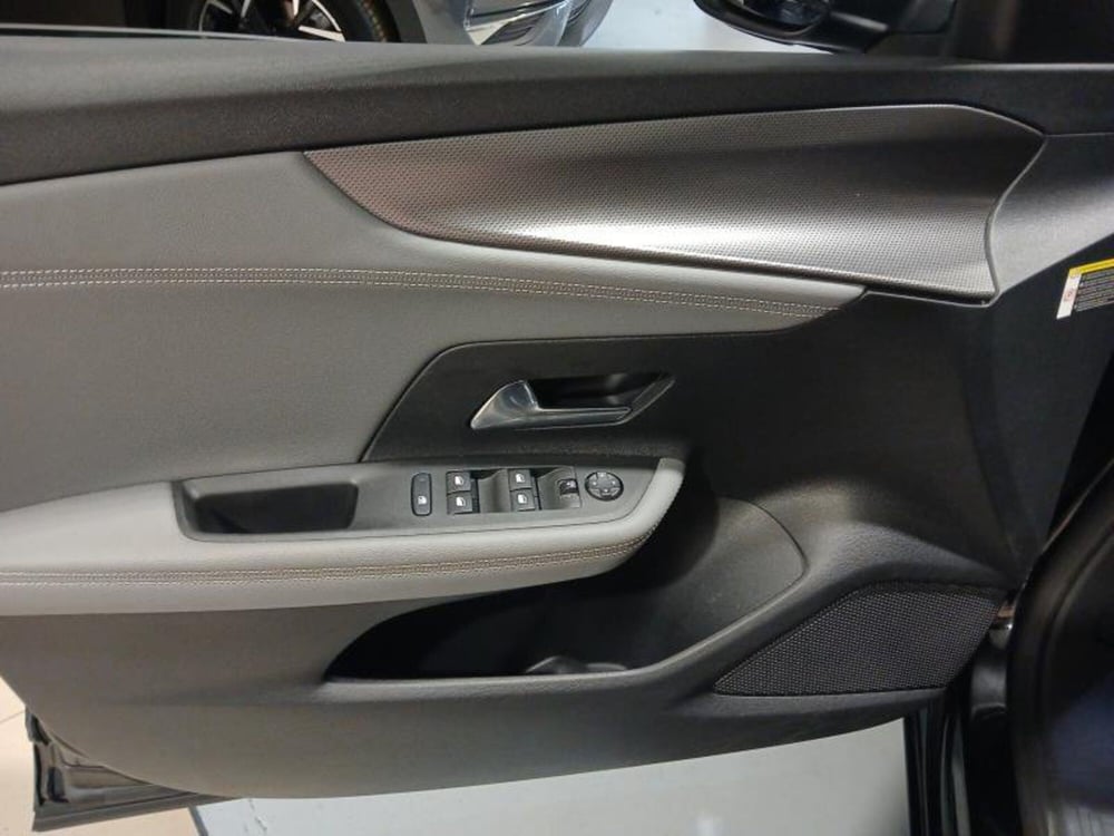 Opel Mokka usata a Genova (12)