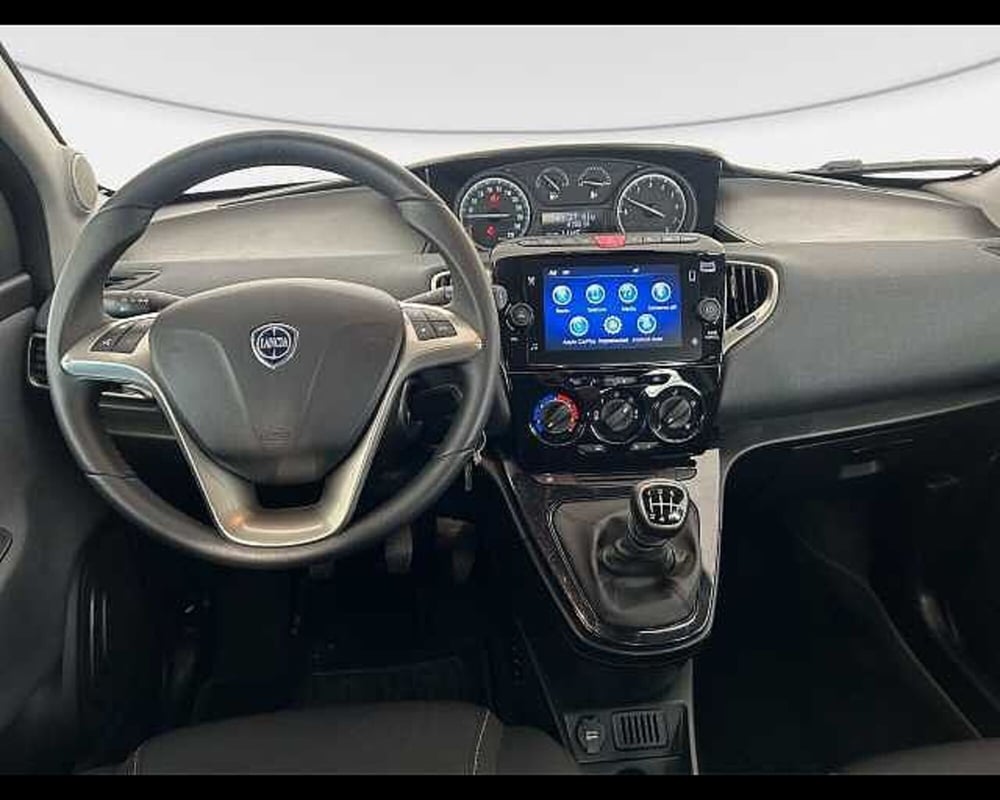 Lancia Ypsilon usata a Roma (6)
