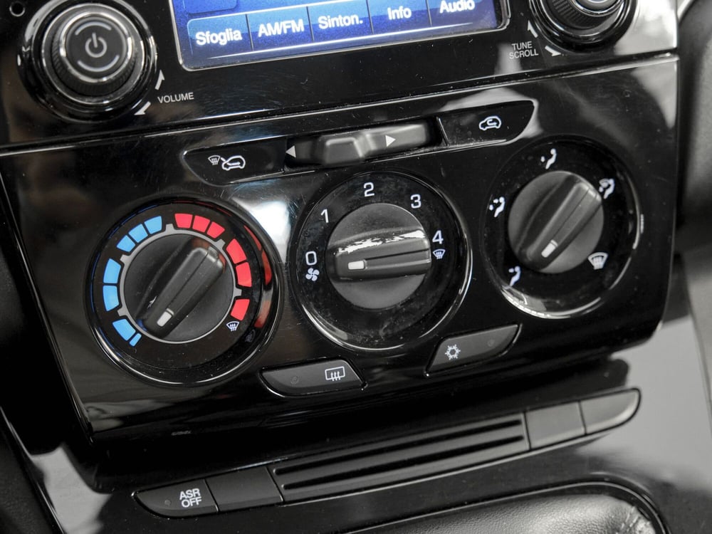 Lancia Ypsilon usata a Prato (14)