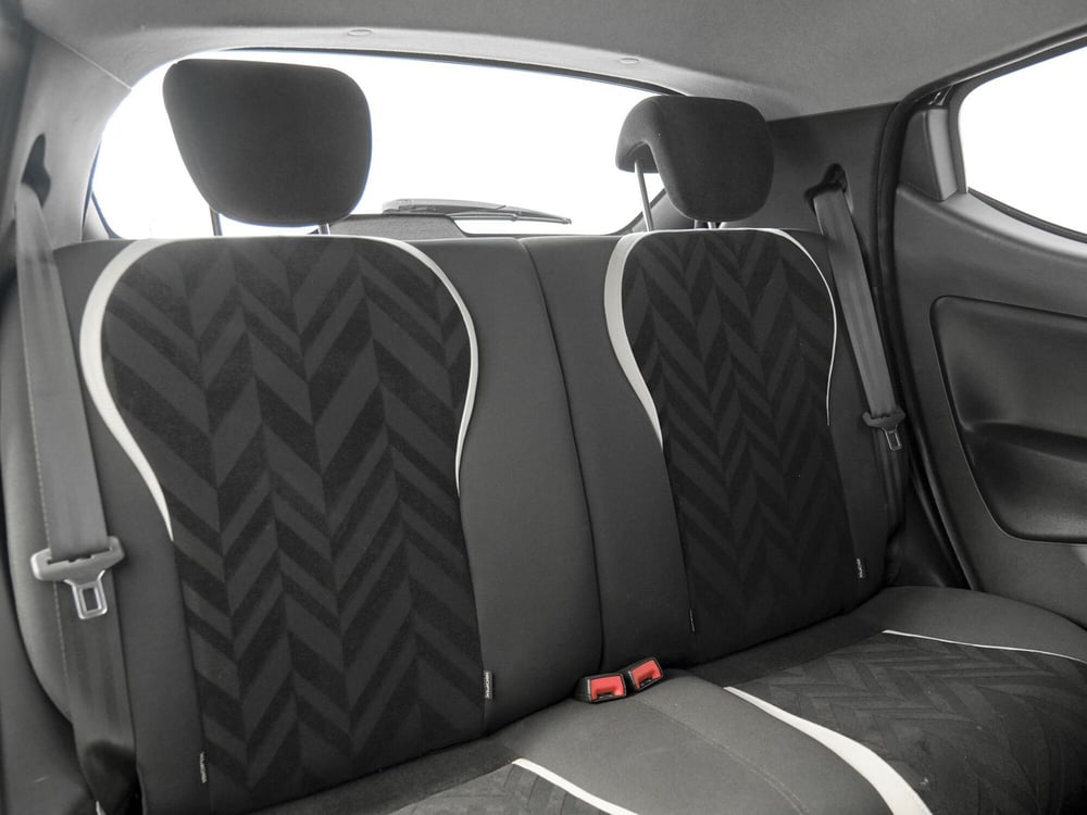 Lancia Ypsilon usata a Prato (18)