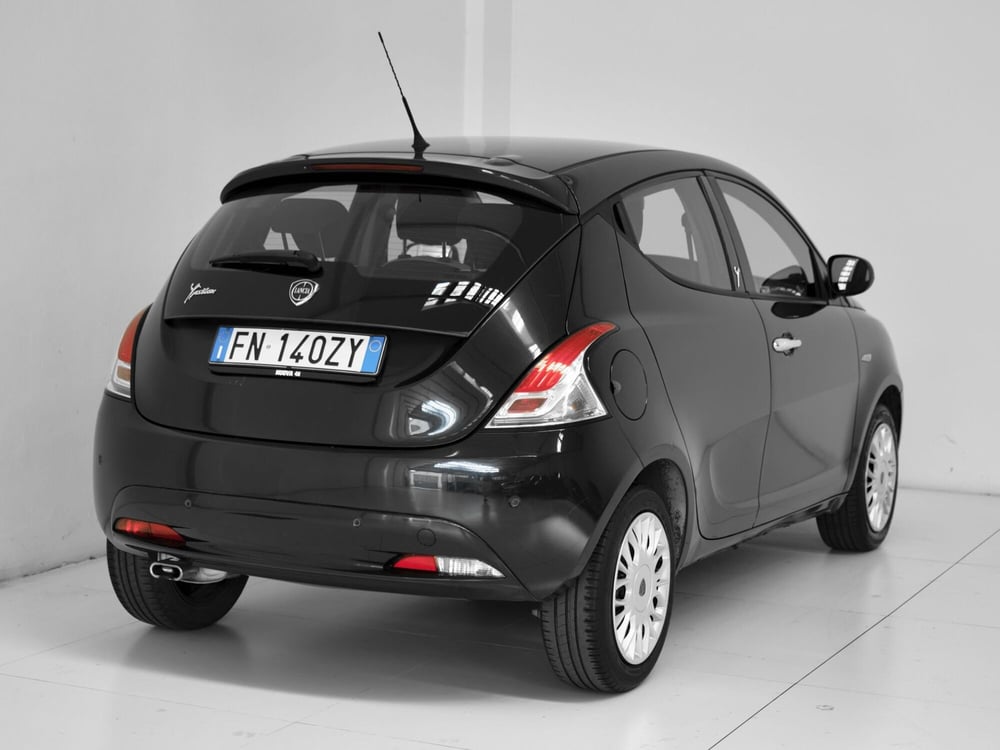 Lancia Ypsilon usata a Prato (7)