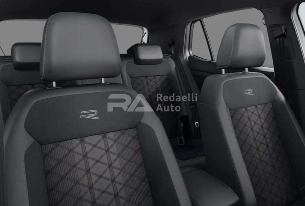 Volkswagen T-Cross nuova a Lecco (7)