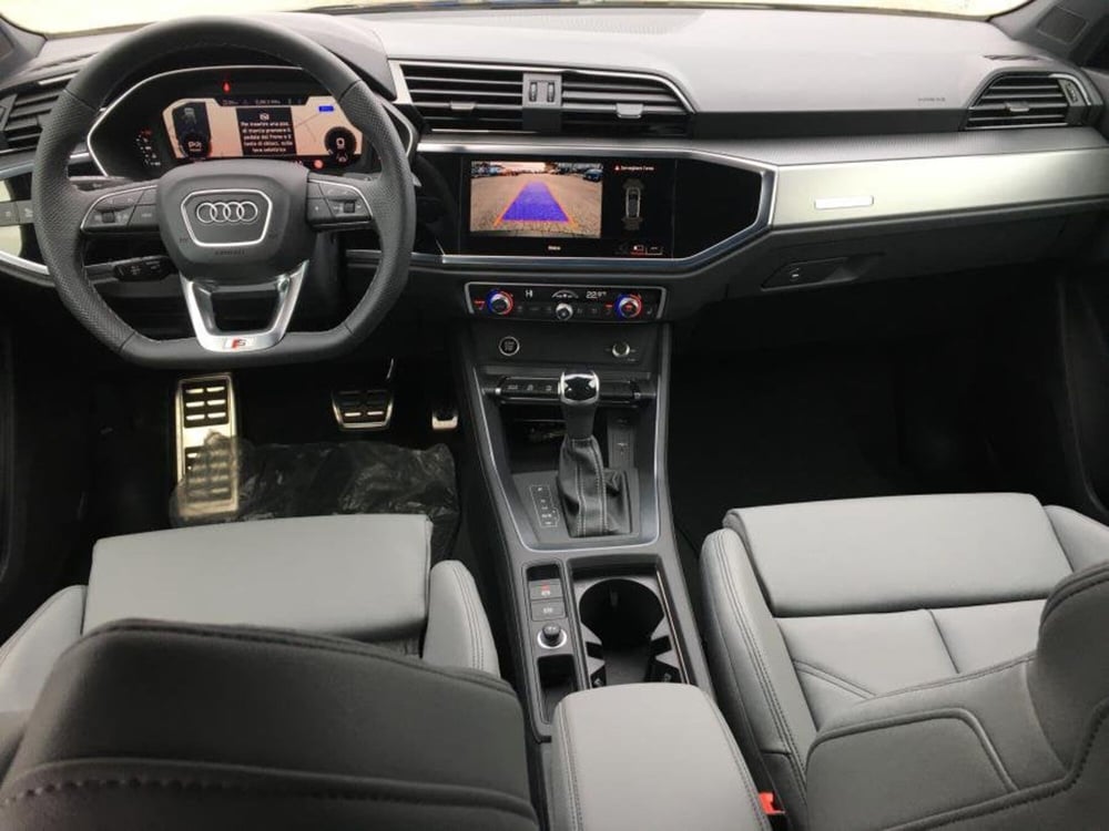 Audi Q3 Sportback nuova a Cuneo (11)