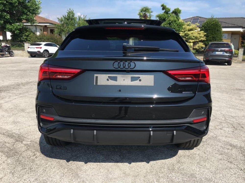 Audi Q3 Sportback nuova a Cuneo (5)