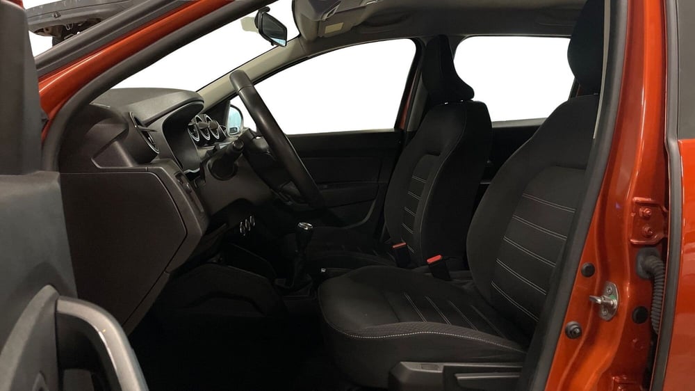 Dacia Duster usata a Varese (8)