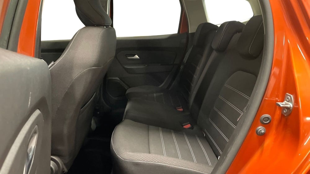 Dacia Duster usata a Varese (9)