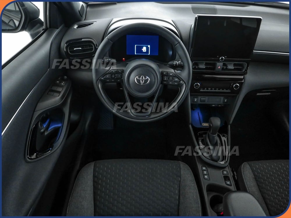 Toyota Yaris Cross nuova a Milano (10)