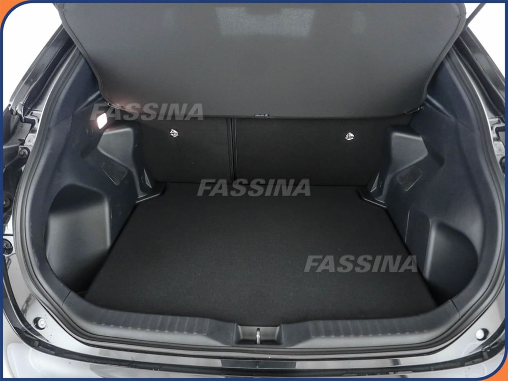 Toyota Yaris Cross nuova a Milano (11)